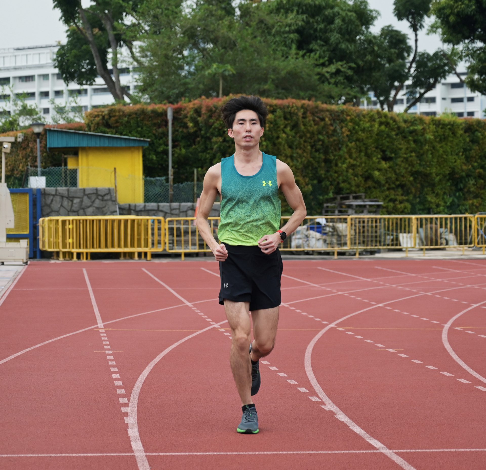 Track and field athletics, Active shorts, Sports uniform, Tree, Knee