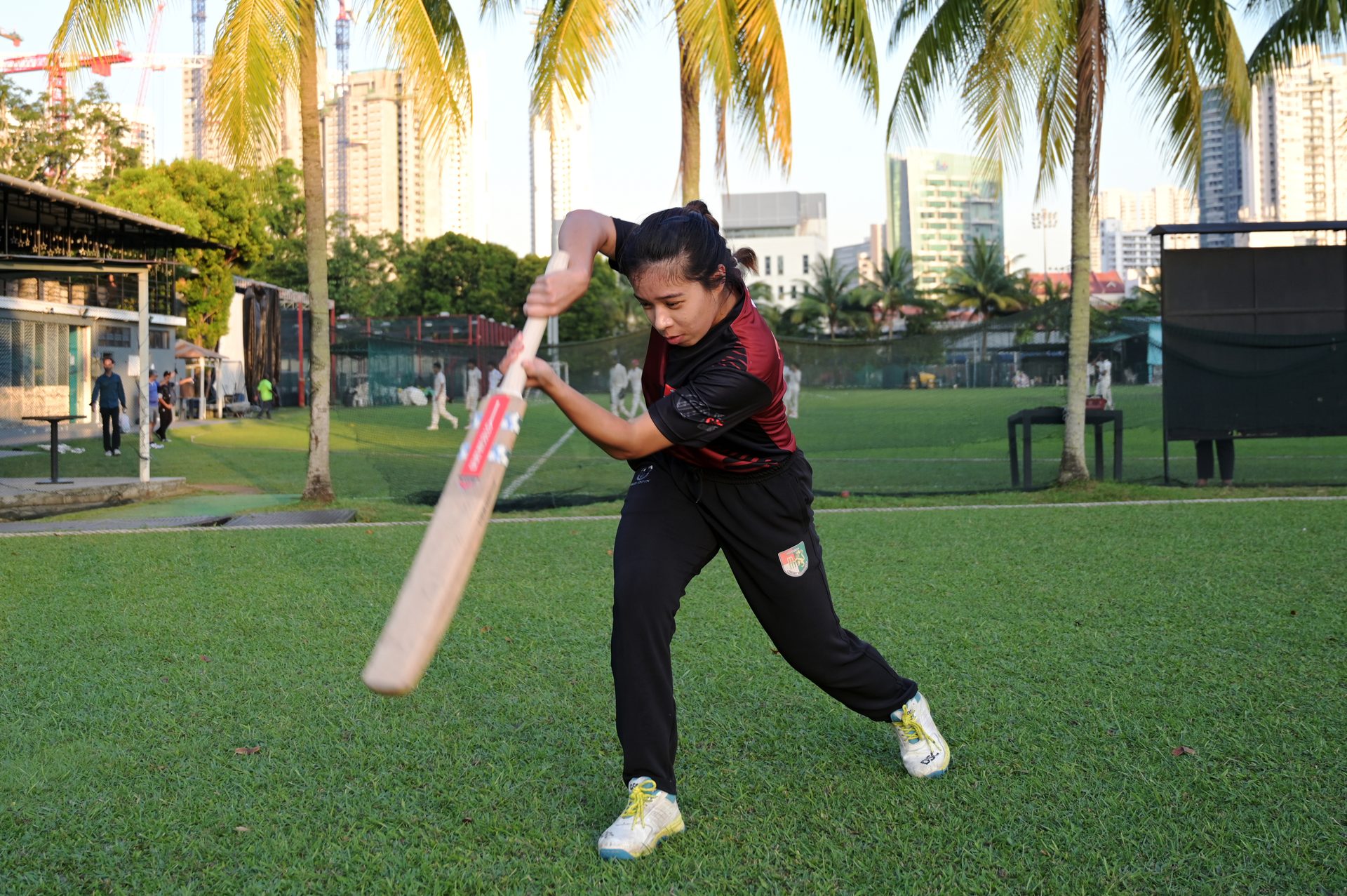 People in nature, Woody plant, Sky, Tree, Leisure, Grass