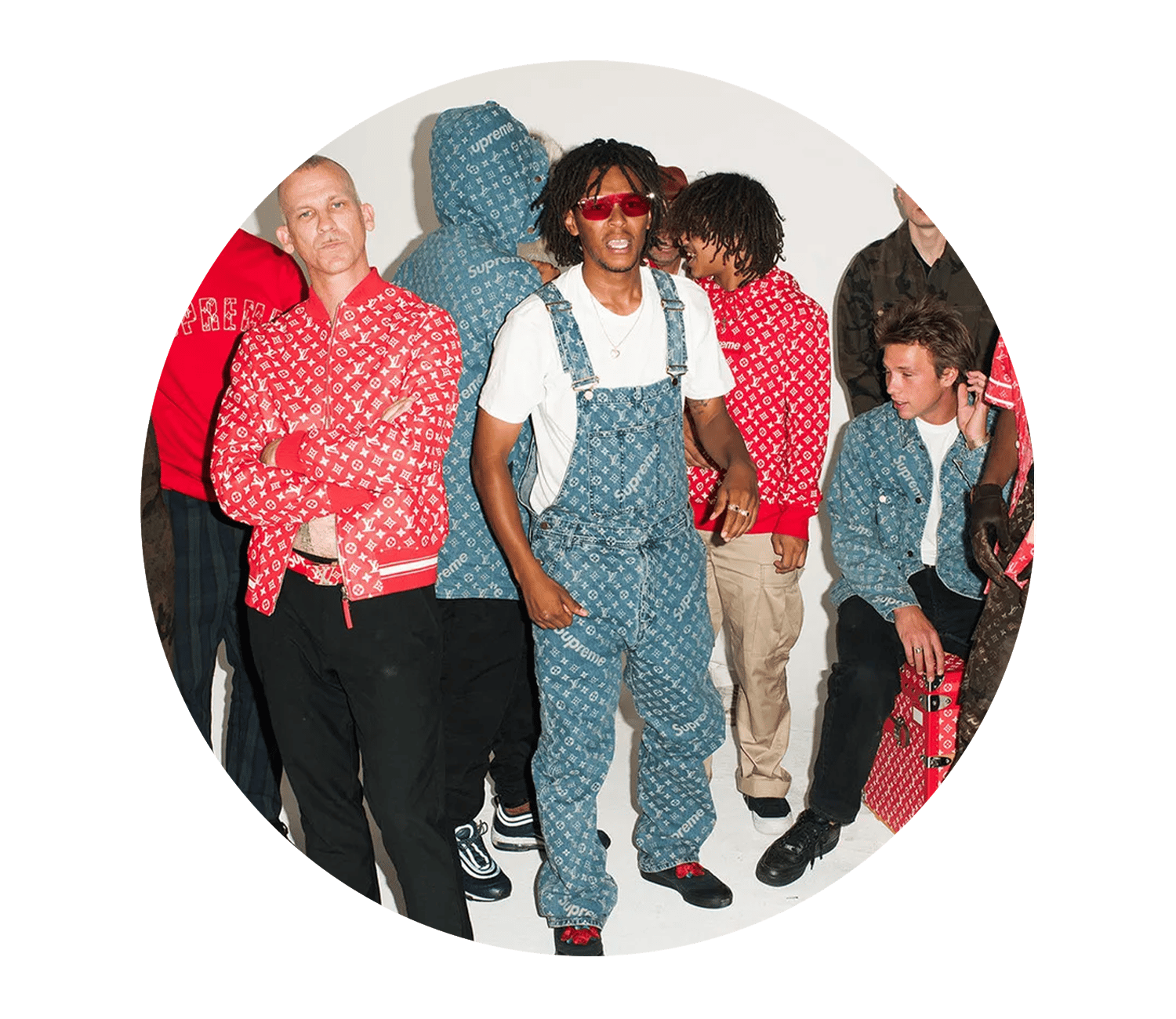 Flash photography, Jeans, Outerwear, Shirt, Smile, Product, Fashion, Sleeve, Gesture, Font