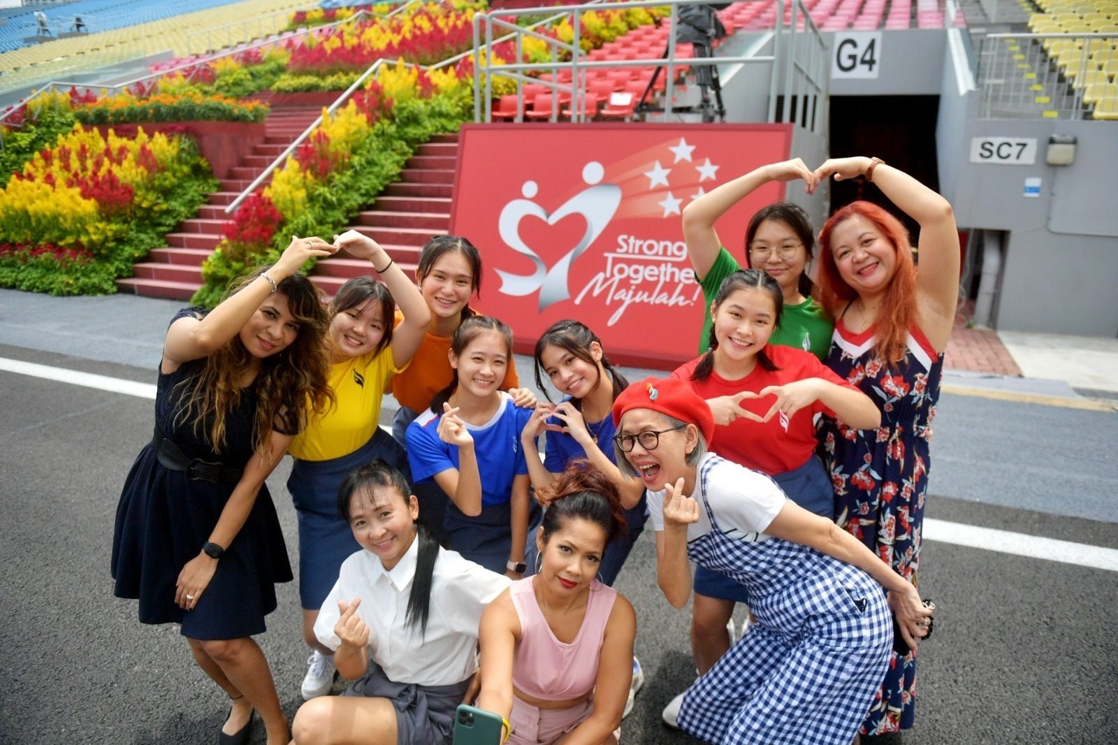 Social group, Smile, Product, Plant, Shorts, Happy, Leisure, Travel, Fun, T-shirt